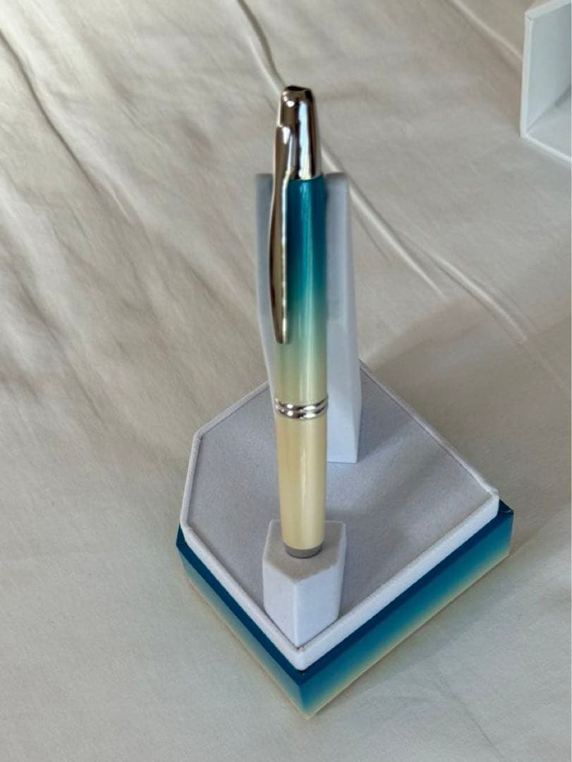 【F・細字】PILOT パイロット キャップレス 2024 限定　シーショア