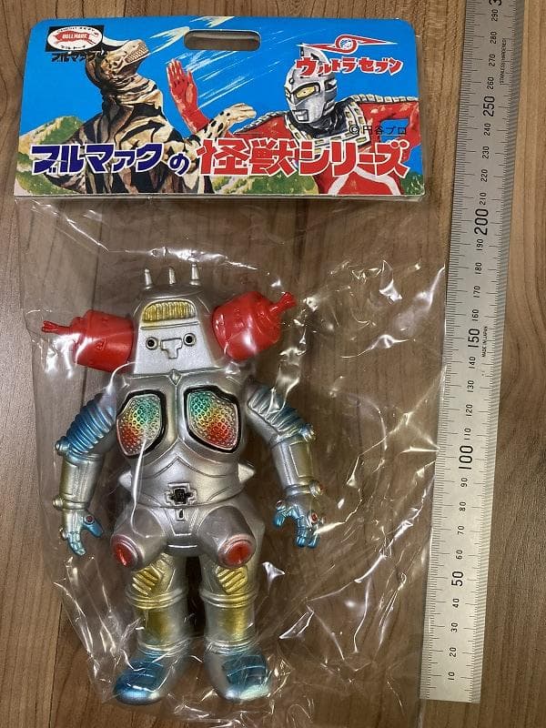 ブルマァク　シルバー塗装　キングジョー　①　ソフビ　ウルトラセブン