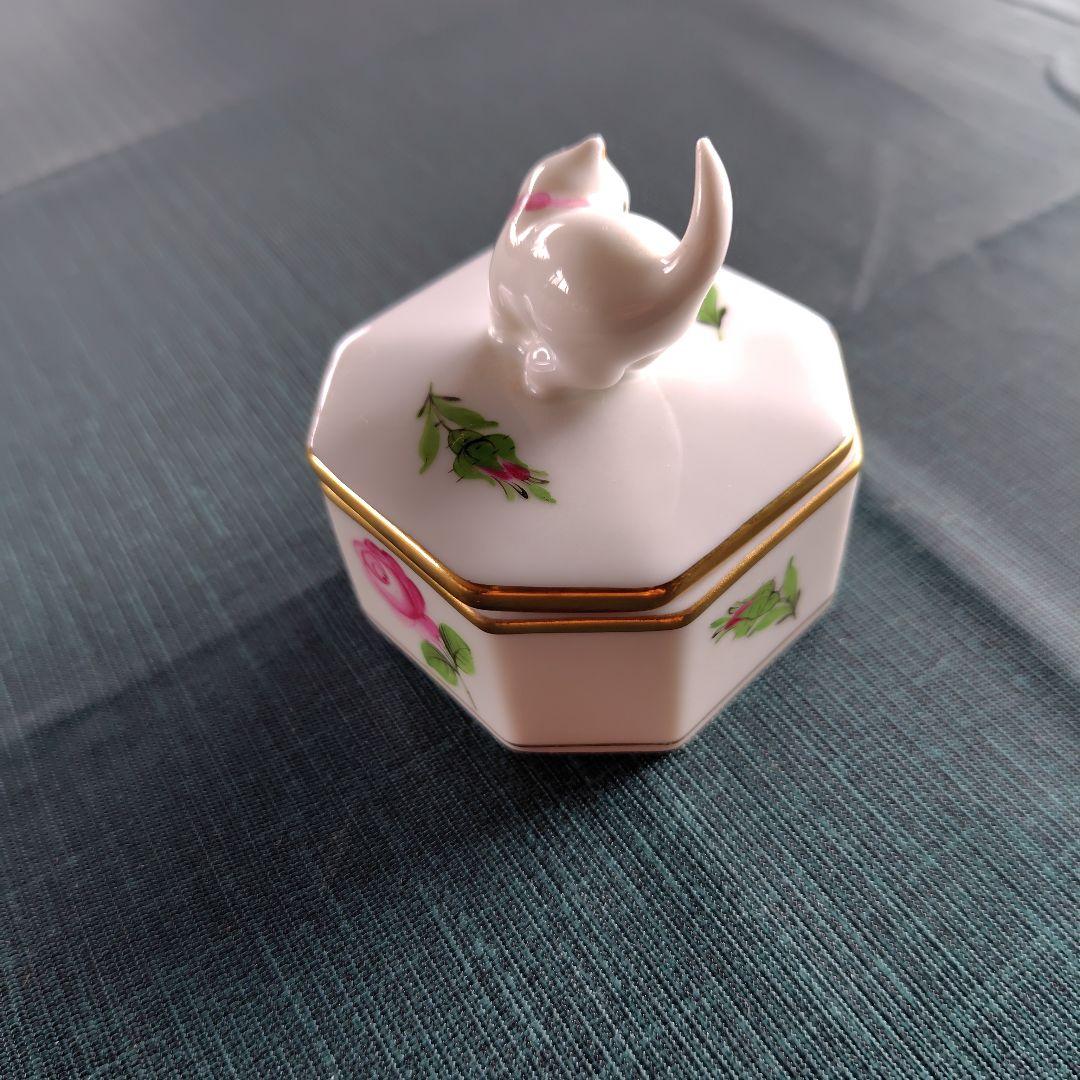 HEREND　ウィーンの薔薇　猫　八角形小物入れ