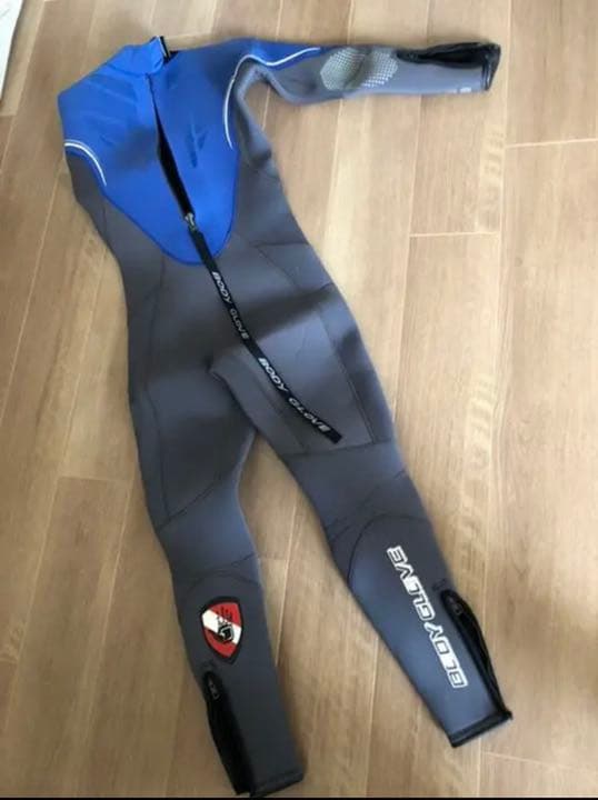 新品未使用　ウェットスーツ