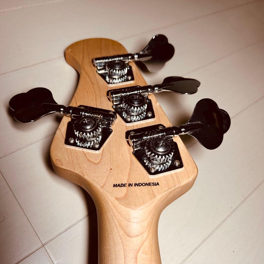 Sterling by Music Man StingRay 4弦エレキベース