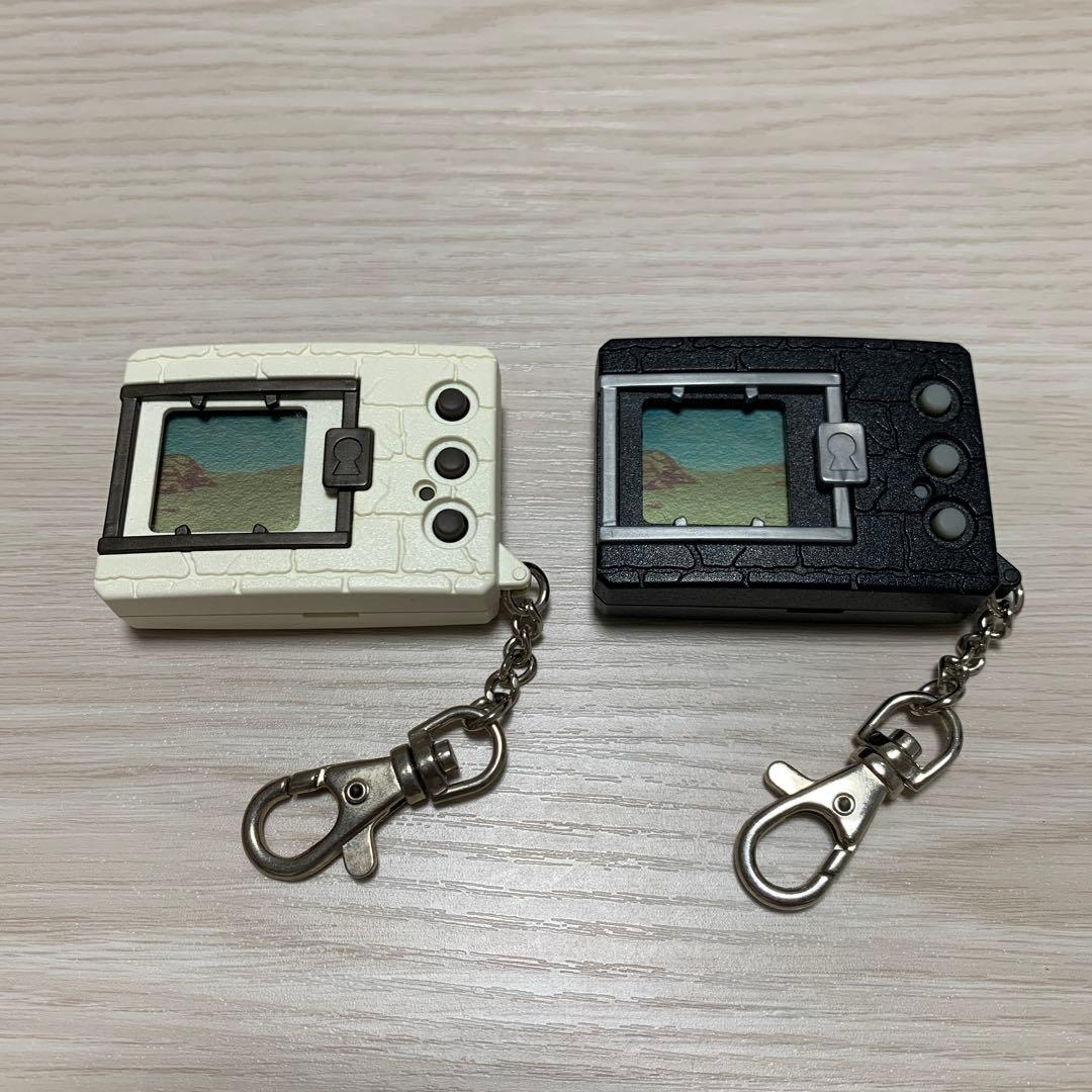 【希少品】デジモン　初期版 ver.2 ブラック✖️ホワイト　2台セット
