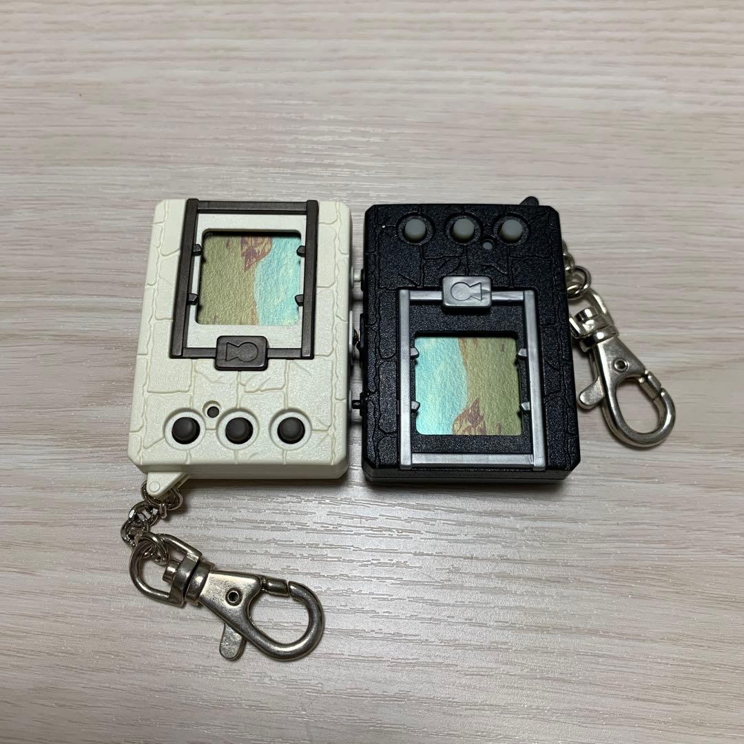 【希少品】デジモン　初期版 ver.2 ブラック✖️ホワイト　2台セット