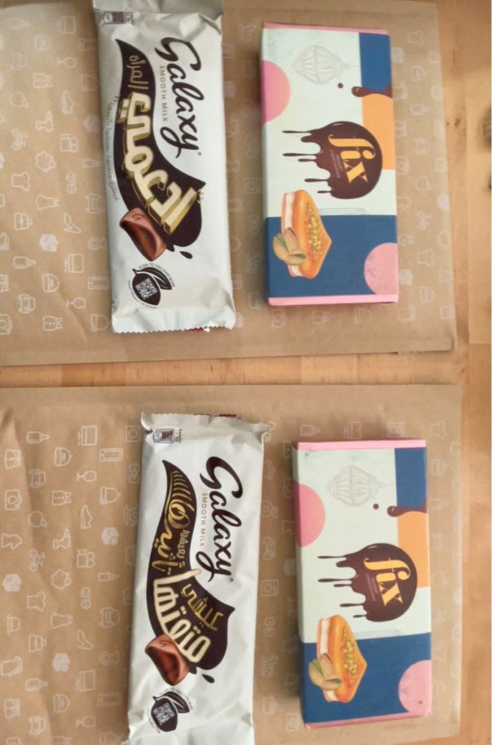 FIX DESSERT ドバイチョコレート2枚激安(おまけ付きチョコレートバー)