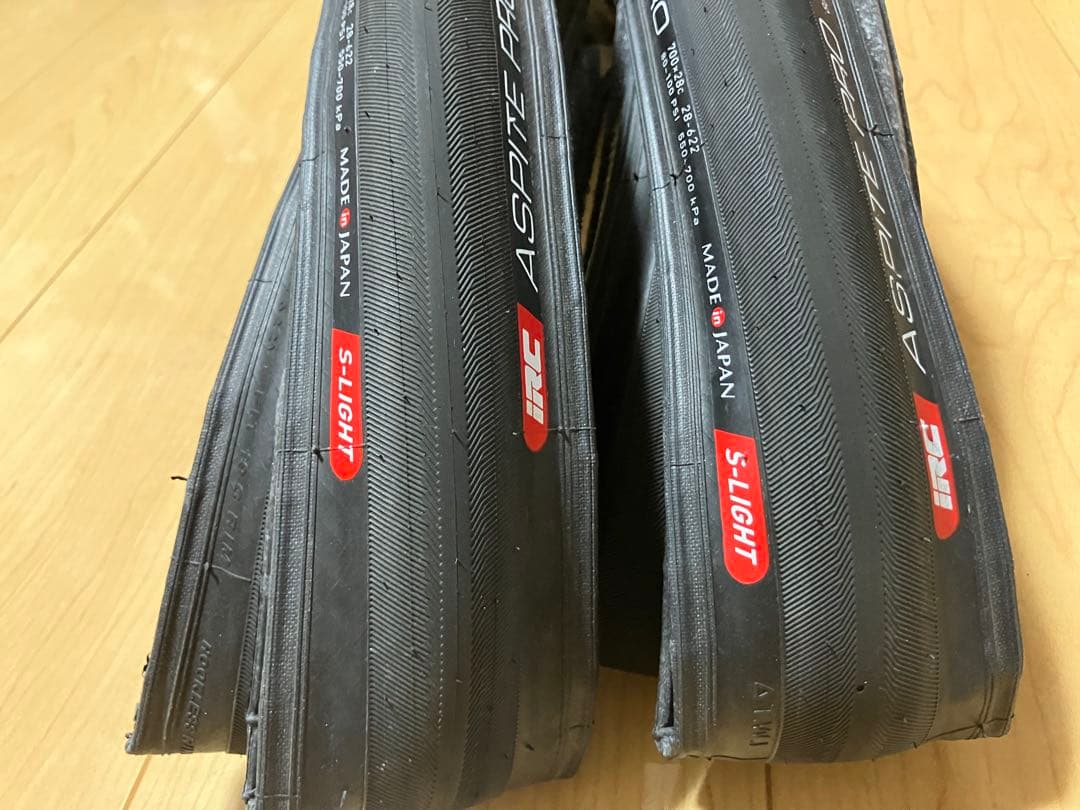 IRC ASPITE PRO s-light 700x28C 2本セット