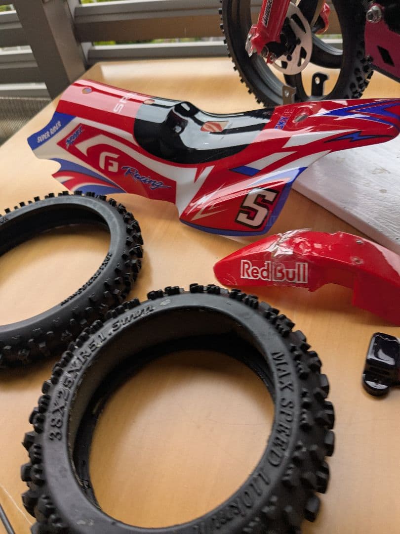 SR-5 使用期間は少です。オマケでリポバッテリーを、お付けします。