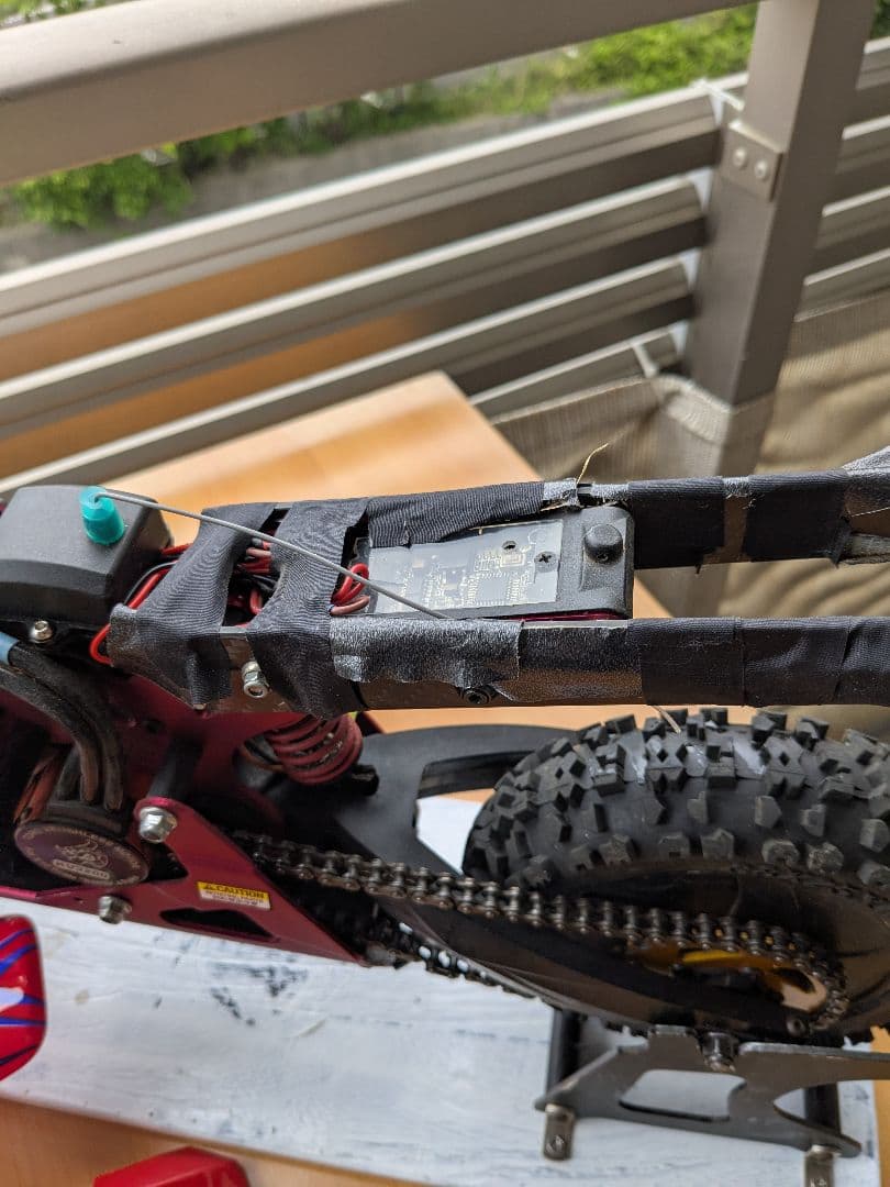 SR-5 使用期間は少です。オマケでリポバッテリーを、お付けします。