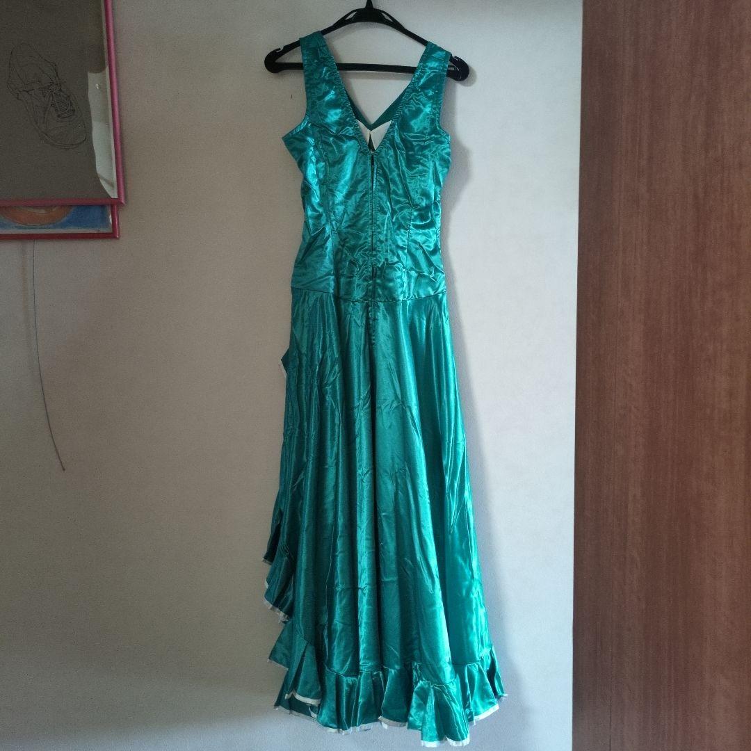 ターコイズ フリル付きロングドレス