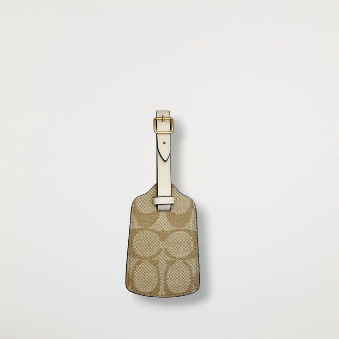 新品　COACH ネームタグ シグネチャー ラゲッジタグ ライトカーキ×チョーク