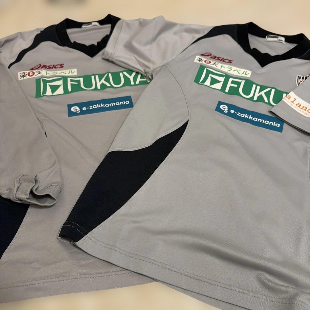 【2枚セット/美品】ヴィッセル神戸スタッフモデル プラクティスシャツ