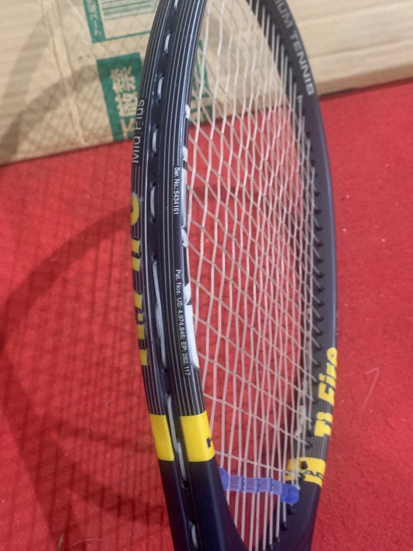 HEAD Titanium Tennis ラケット ケース付き