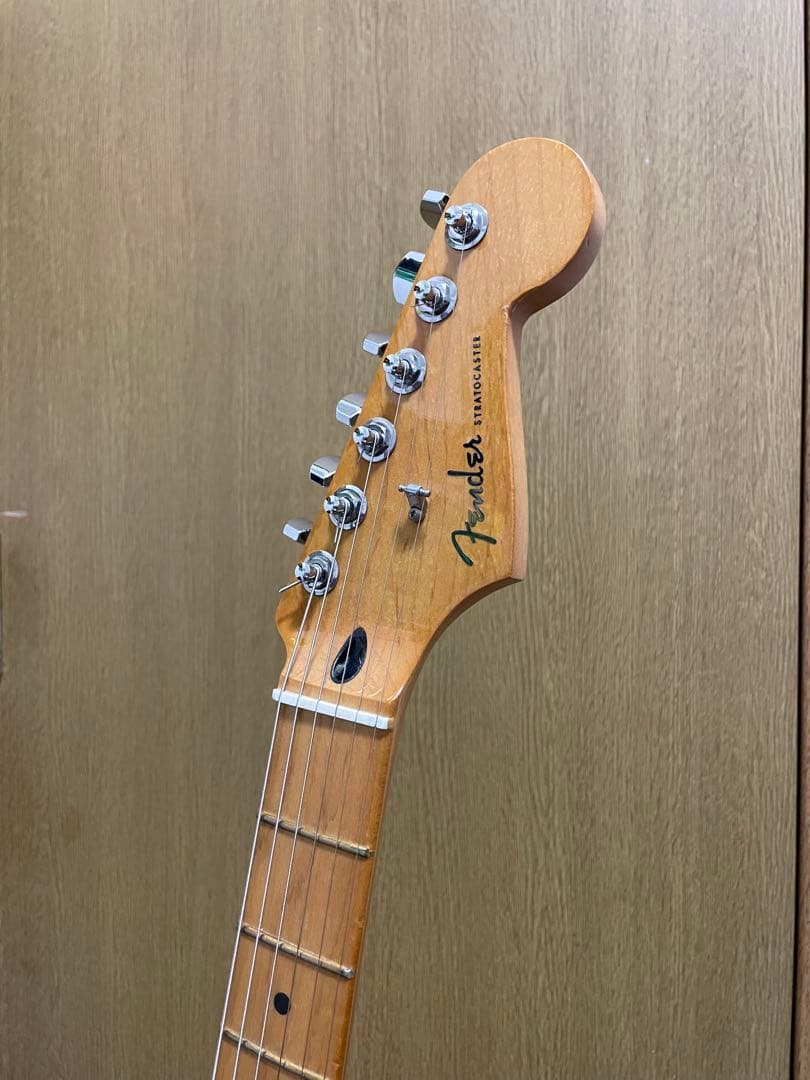 ギター Fender Stratocaster tequila sunrise