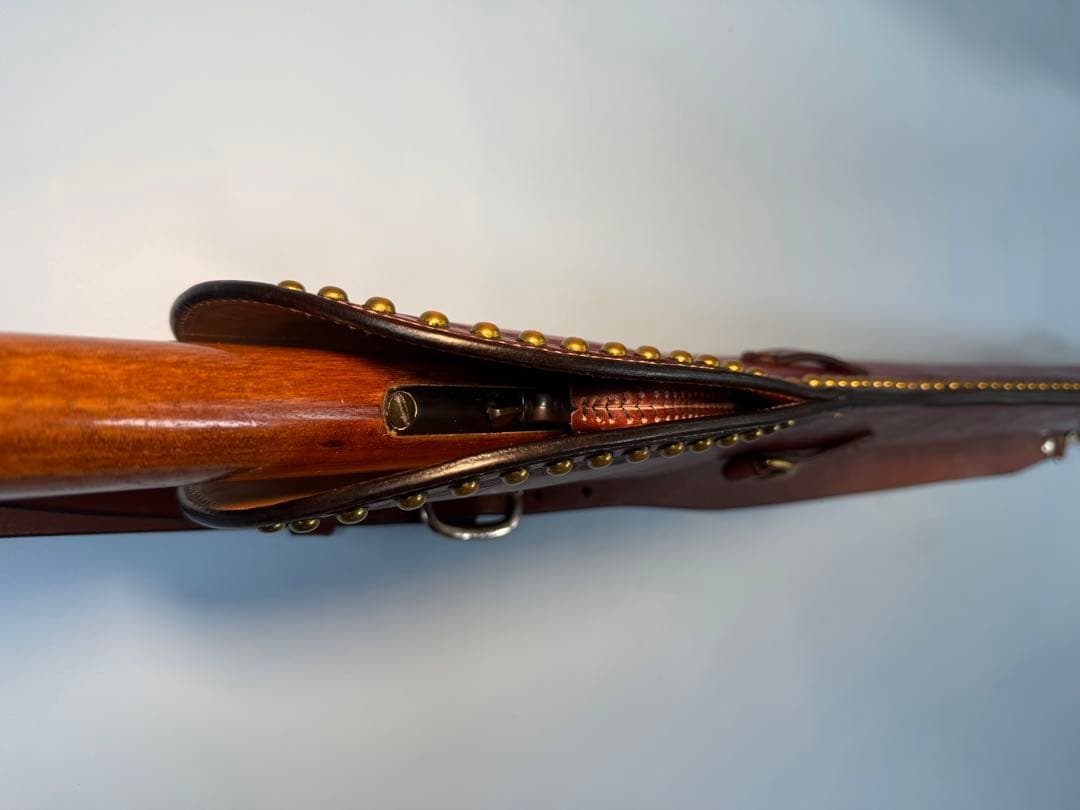 ウィンチェスターM 1873カービン用レザー製スタッズ付きライフルケース