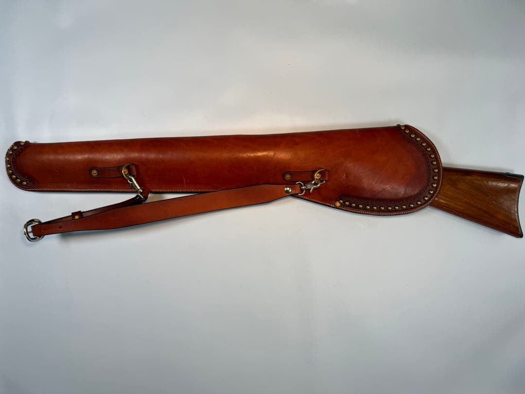 ウィンチェスターM 1873カービン用レザー製スタッズ付きライフルケース