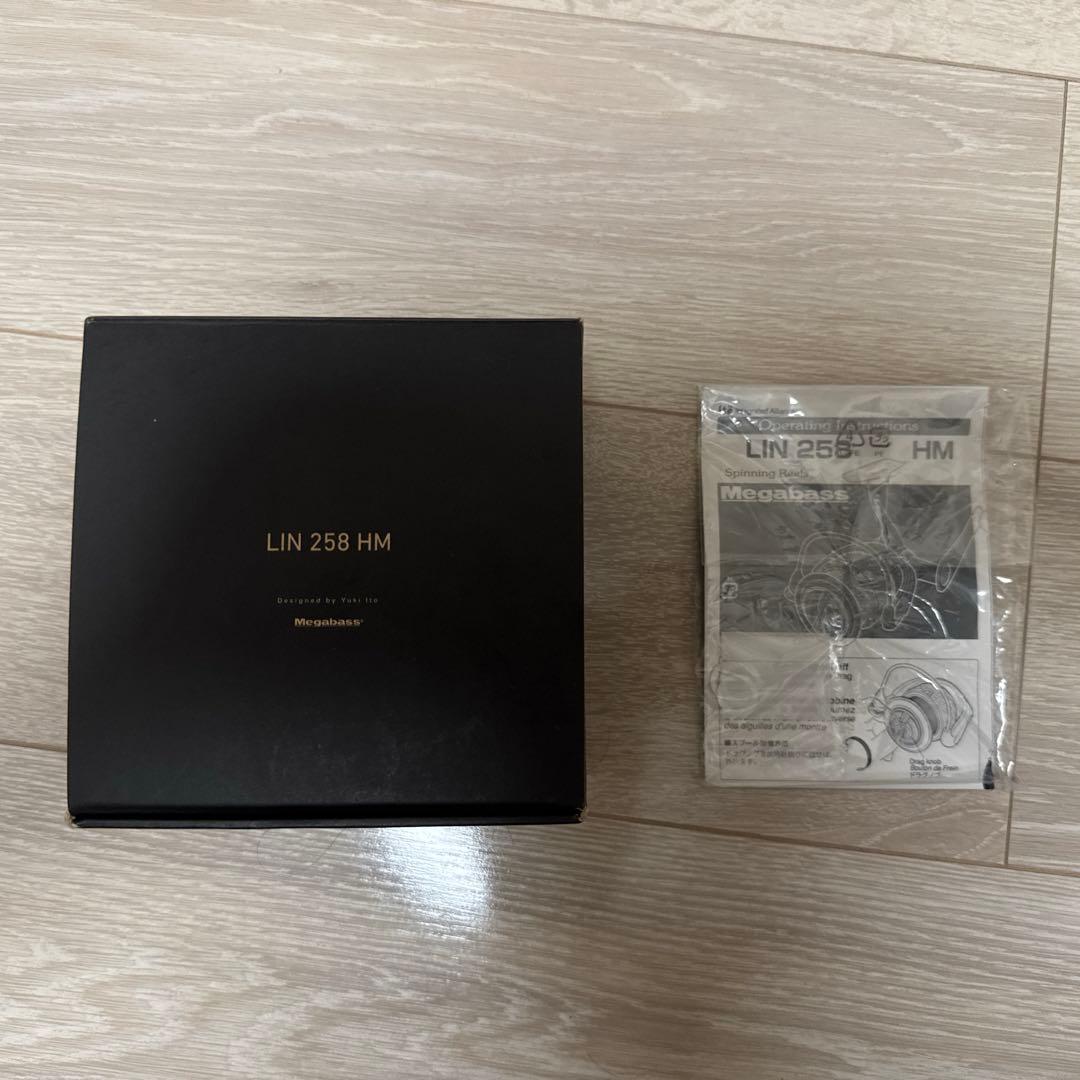 メガバス LIN258HM スピニングリール ブラック