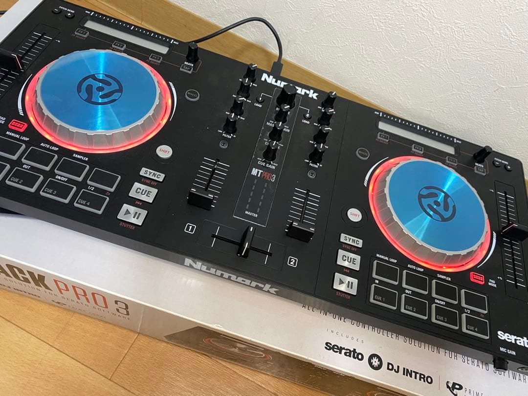 Numark MIXTRACK PRO 3 (専用ハードケース付き)