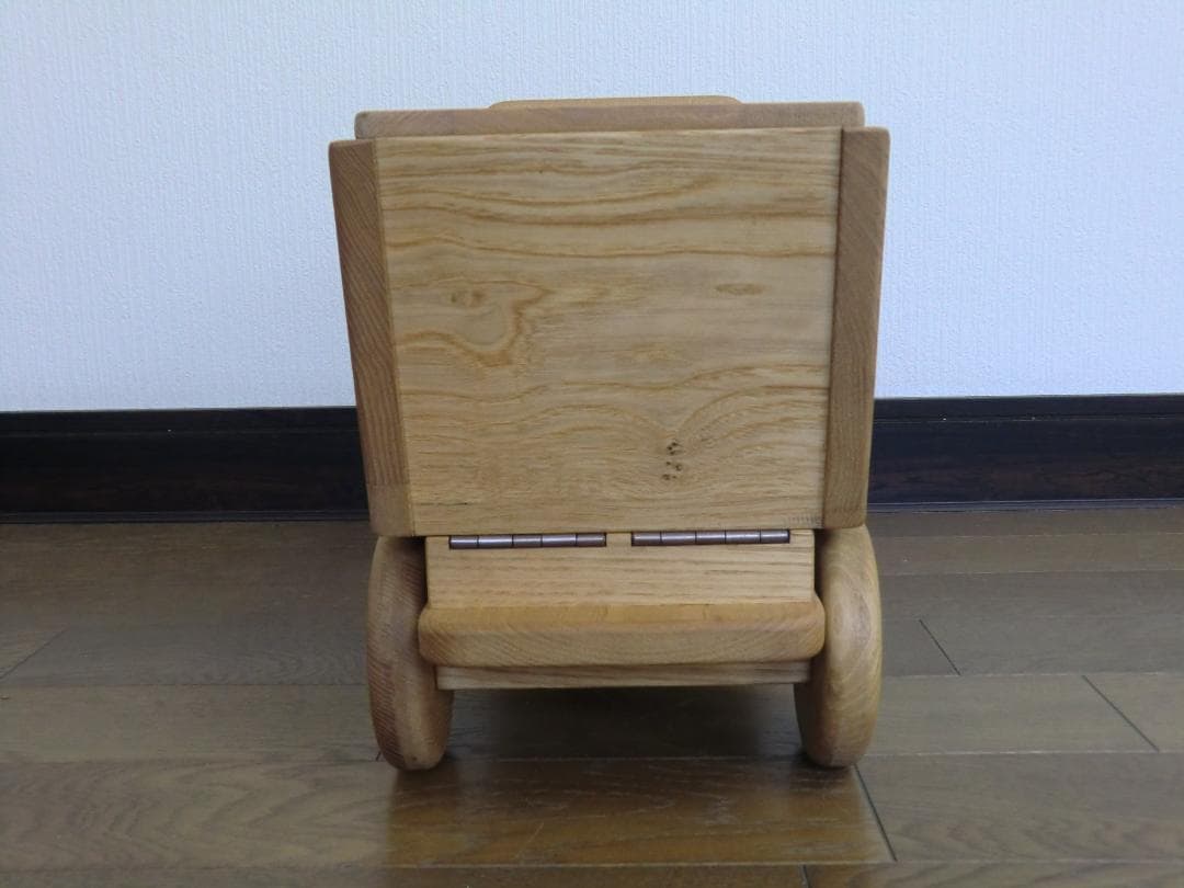 237新品・未使用　木のおもちゃ　手作り木製自動車 トラック　木製玩具　乗用玩具