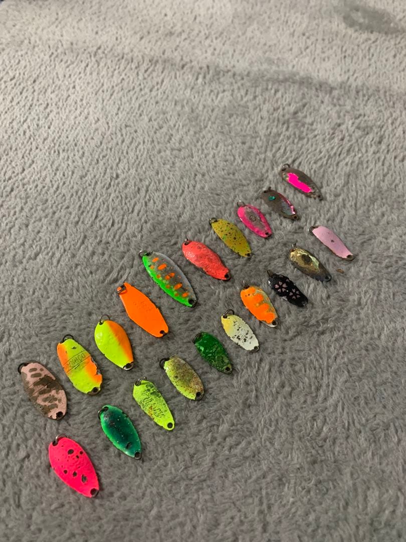 エリアトラウト引退セット　有名メーカースプーンあり47個付き