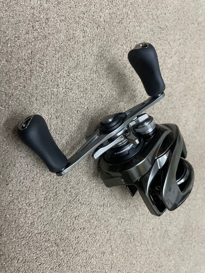 20メタニウムXG ベイトリール 右ハンドル【美品】
