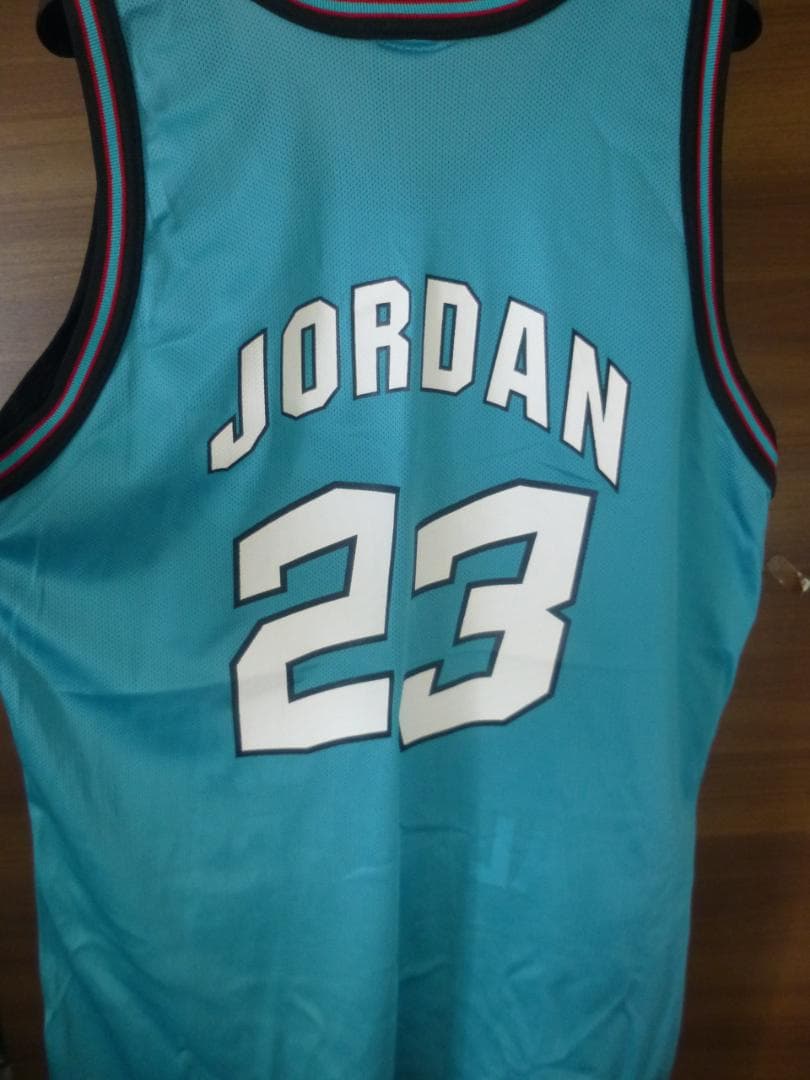 保証書付き　直筆サイン入りマイケルジョーダンレプリカユニフォーム