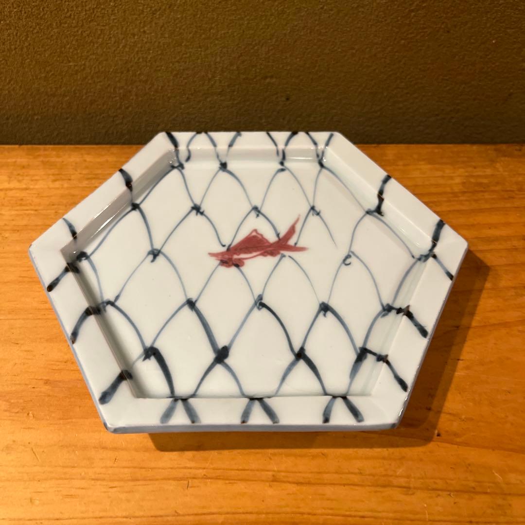 加藤卓男　　　紅魚綱紋六方皿　　５枚