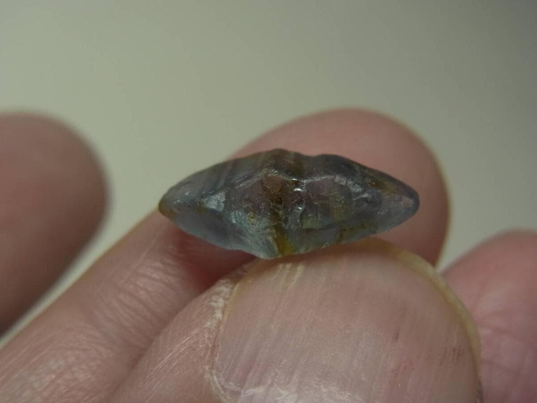 ハイグレード スリランカ ブルーサファイア結晶 ラトナプゥラ県ラトナプゥラ地区産