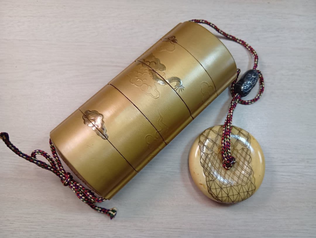 印籠／極上美品饅頭根付／在銘緒締め玉