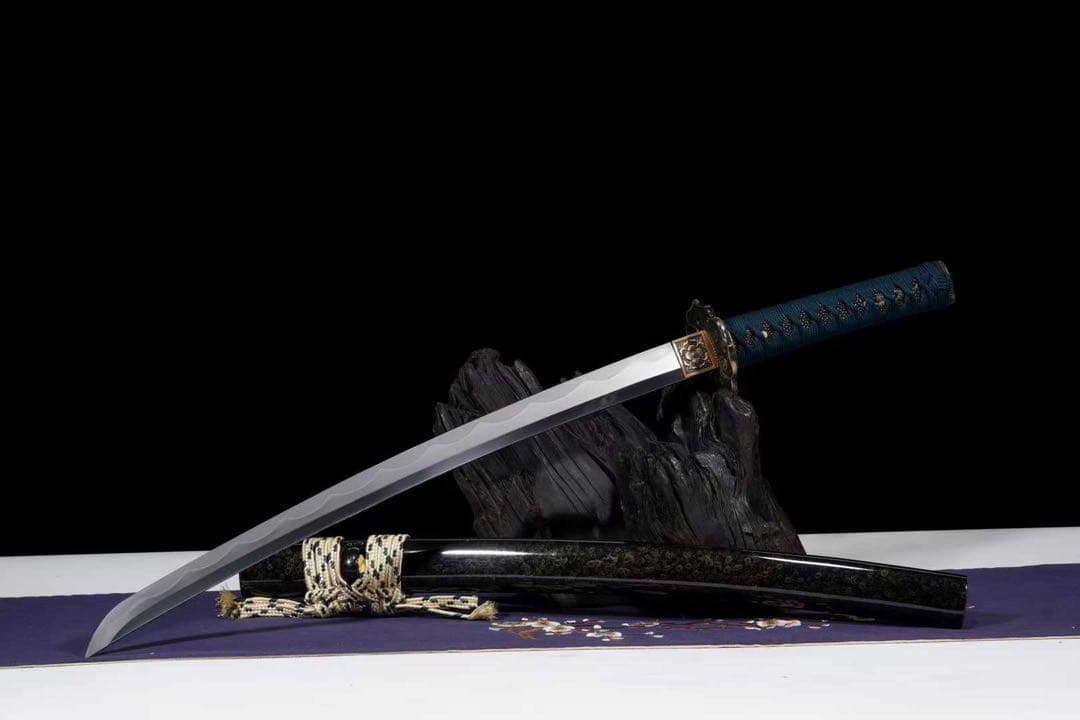 青龍彫物 脇差 三色研ぎ 武具 舞踊刀 日本刀 美術刀 刀装具