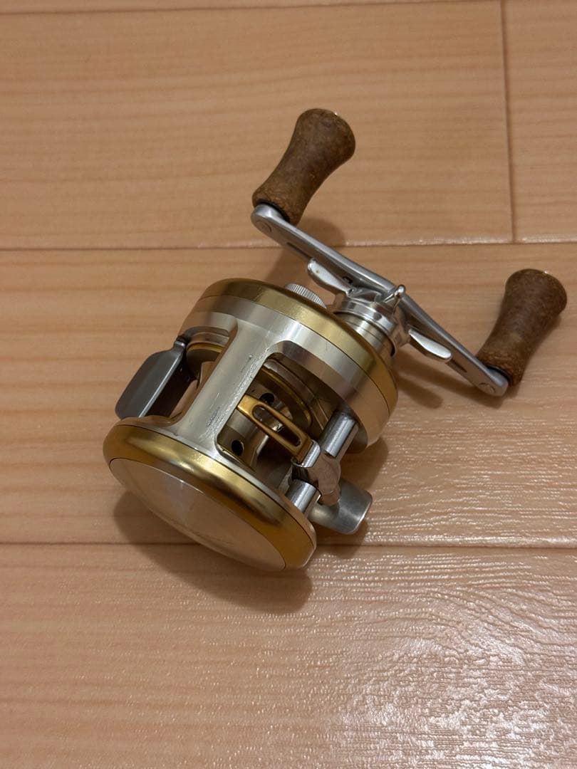 ダイワ　ミリオネア CV-Z 205L《値下げ⭐︎早い者勝ち》