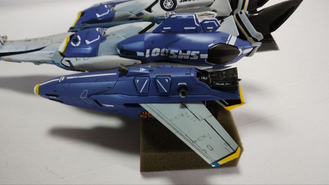 プラモデル完成機　1/72　VF-25F/S　SUPER MESSIAH