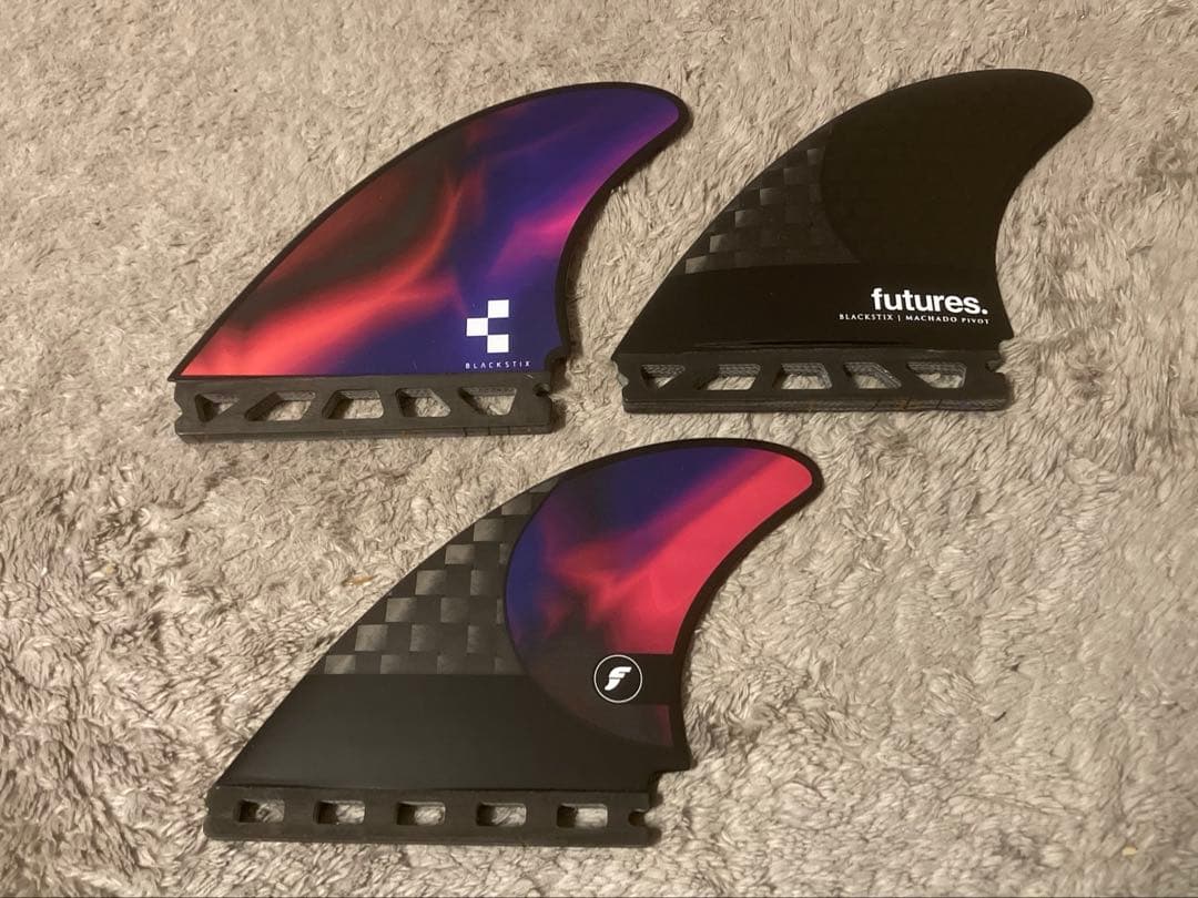 新品　マチャド　futures フィンセット