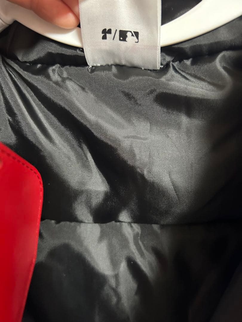 MLB Dodgers ジャケット　ドジャース　ダウン　新品　大幅値下げ.