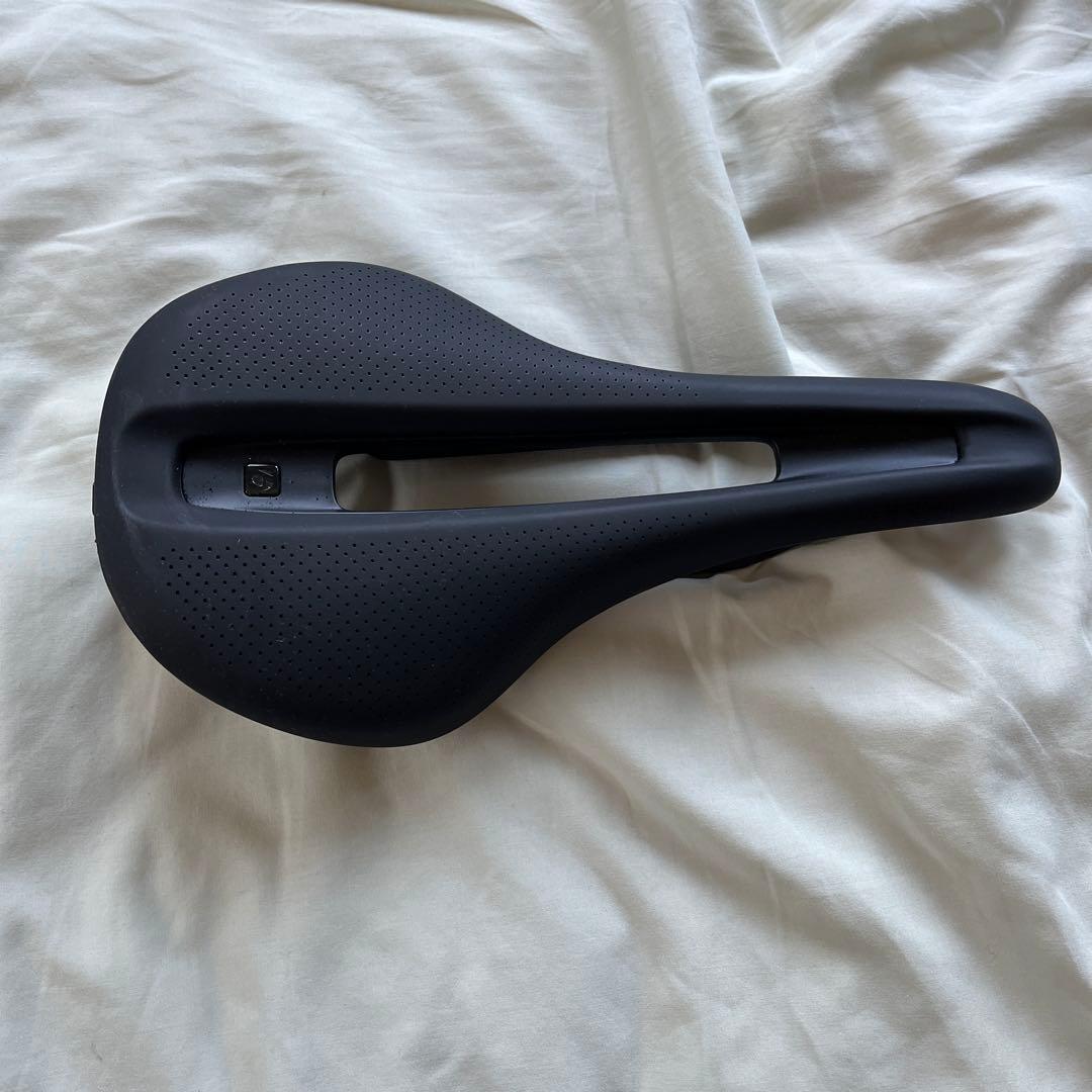 美品Bontrager Verse Pro サドル 145mm カーボンレール