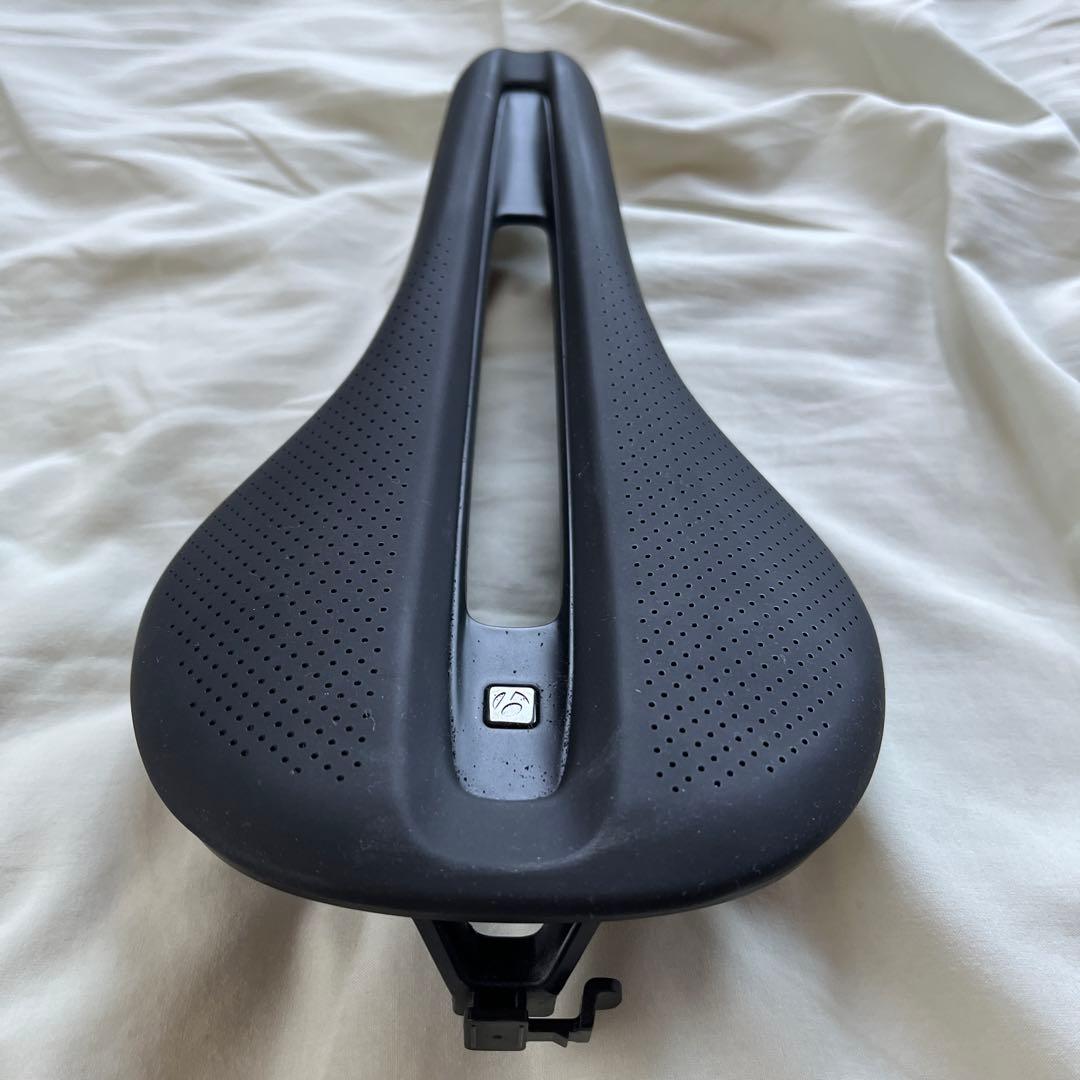 美品Bontrager Verse Pro サドル 145mm カーボンレール