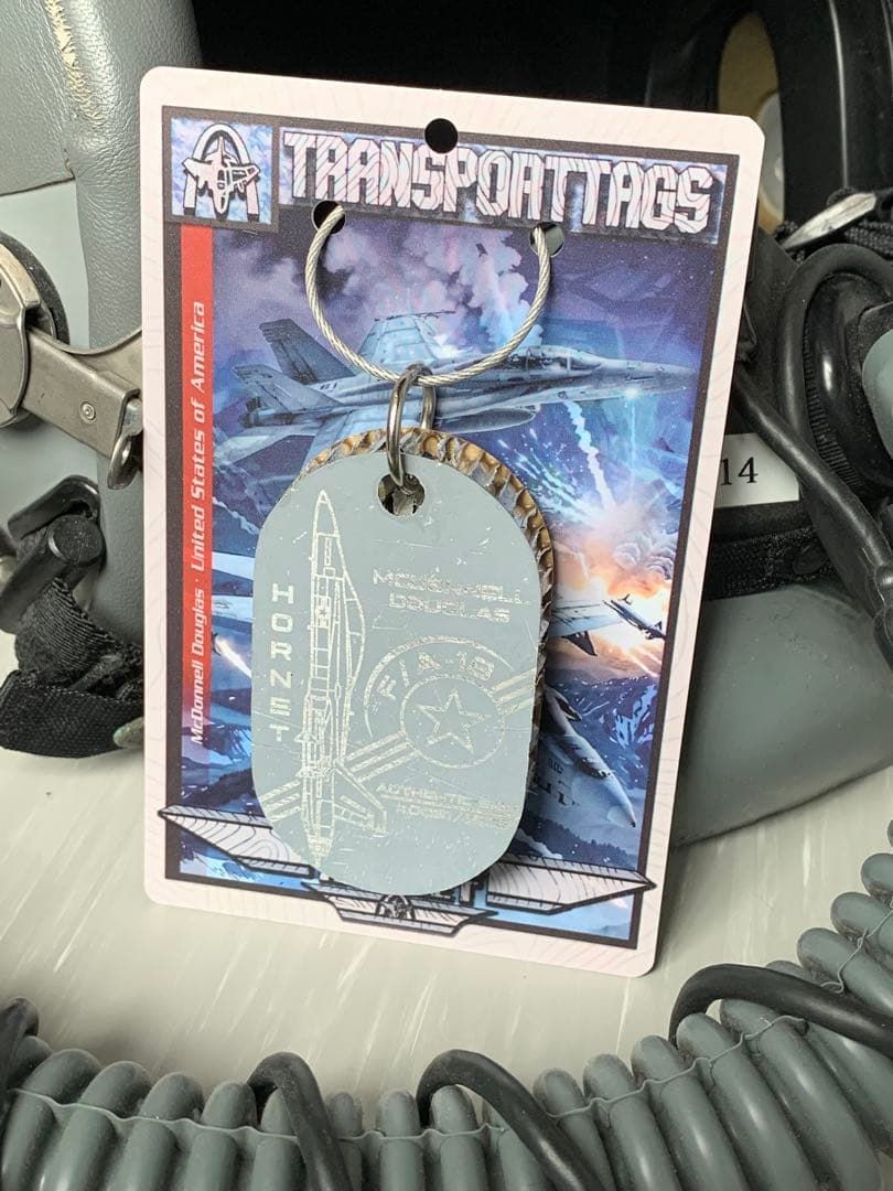 米海軍 戦闘機 F/A-18 ホーネット 主翼 キーホルダー タグ 厚め