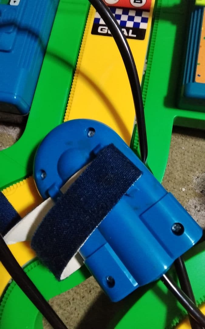 #テーマ　TOMYおもちゃのフルマラソン中古動作確認動く草3個無い箱スレ傷あり