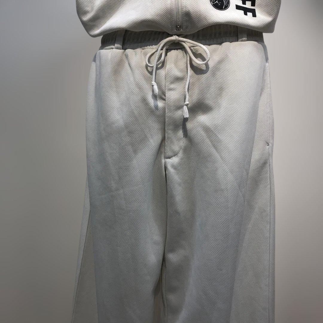 ボディコンバットレズミルズ激レア商品海外の方にもおすすめです。つなぎタイプ