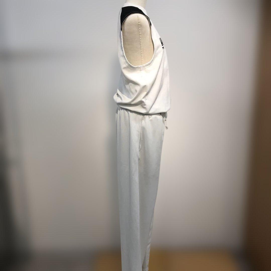 ボディコンバットレズミルズ激レア商品海外の方にもおすすめです。つなぎタイプ