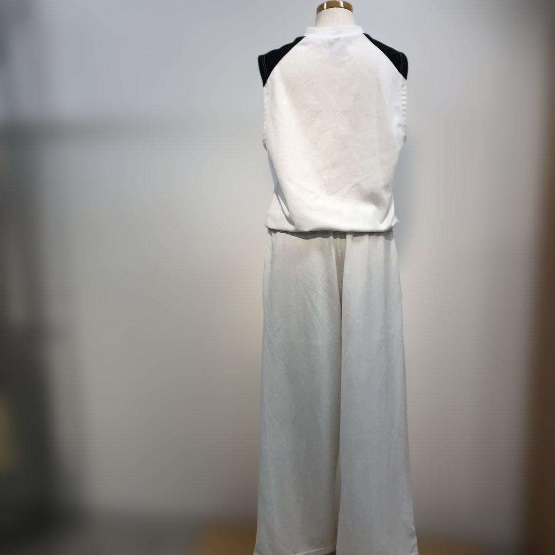 ボディコンバットレズミルズ激レア商品海外の方にもおすすめです。つなぎタイプ