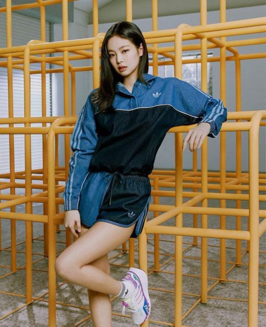 アイドル BLACKPINK JENNIE adidas CHOIGO W FY6501