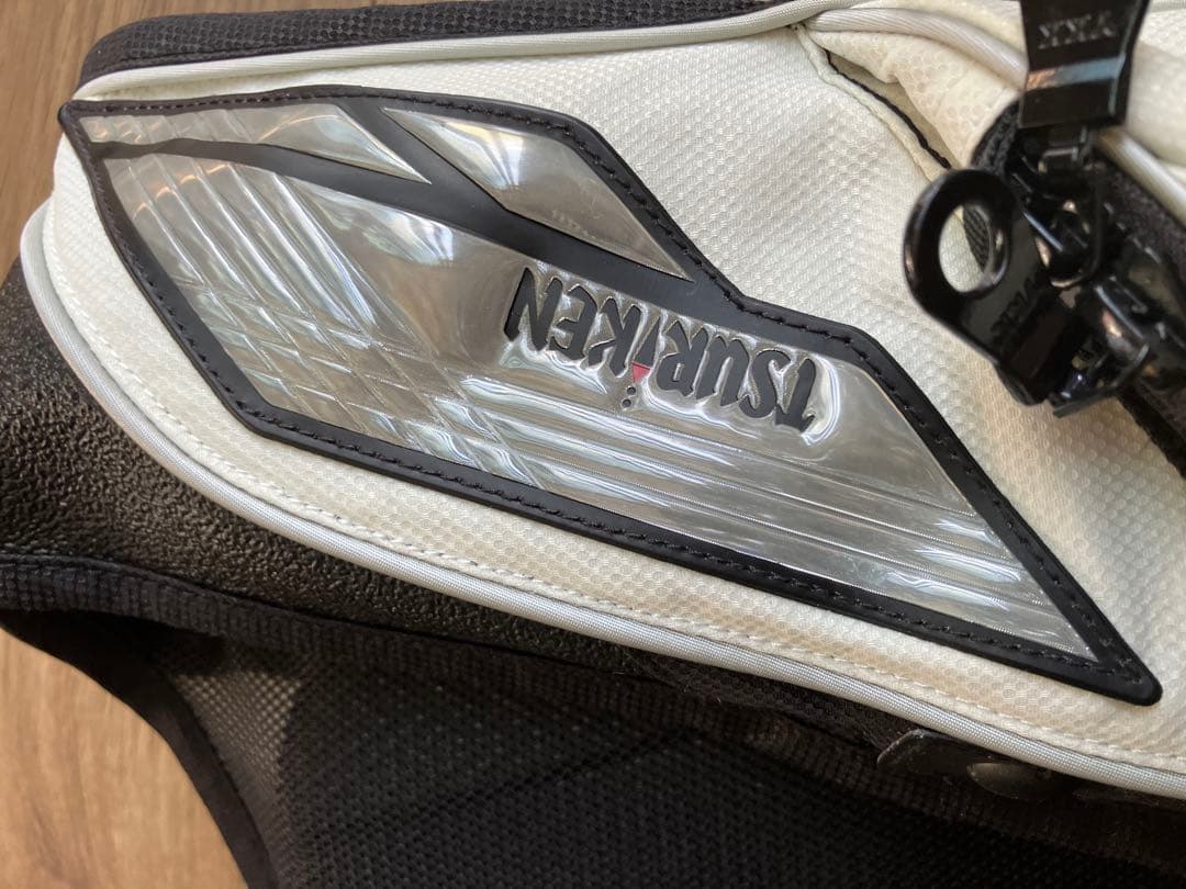 TSURIKEN フィッシングベスト・サンバイザー ホワイト／ブラック