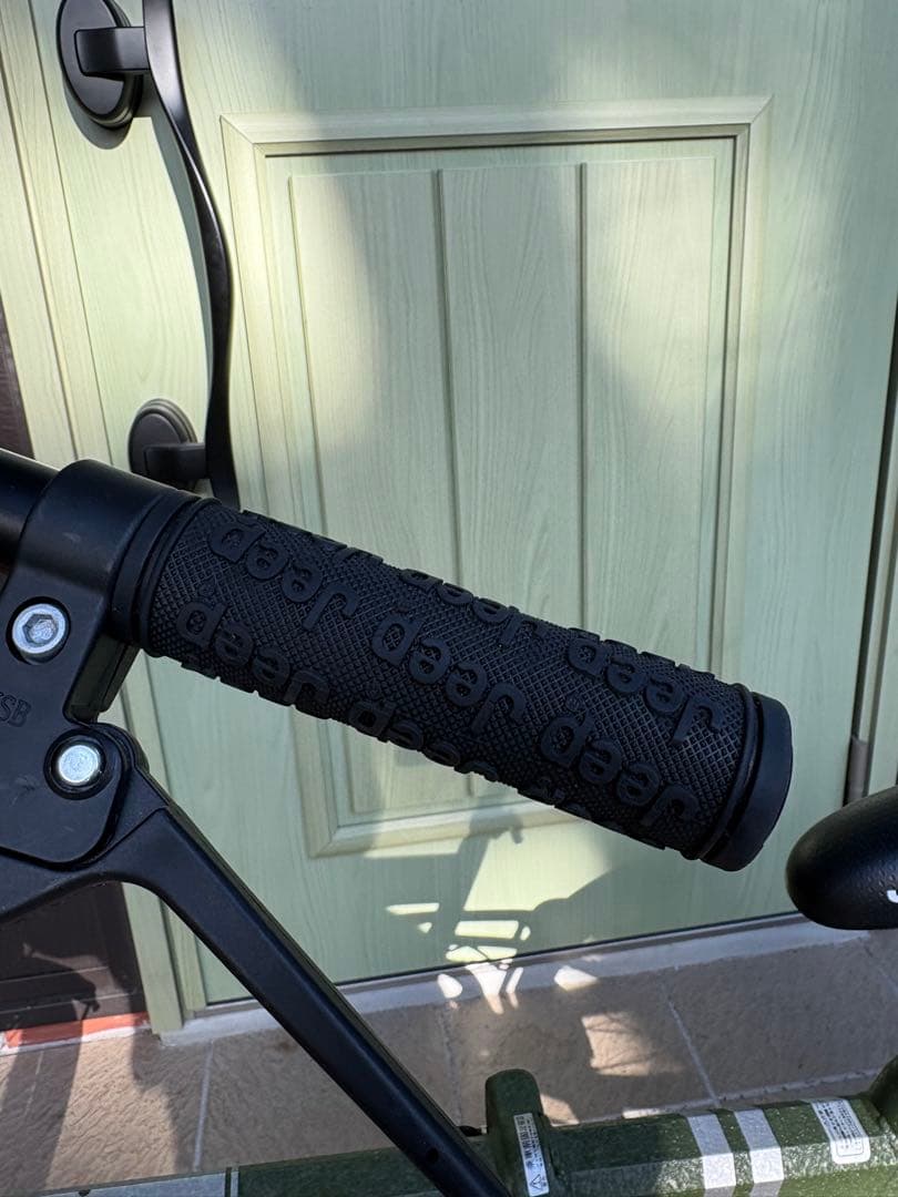 【美品】Jeep 子供用オリーブ色 2025年　　　　　　　現行モデル 18in