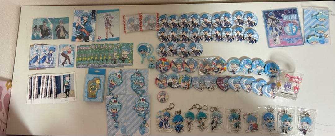 すとぷり ころん 缶バッジ、カード アクキー アクスタ スマホリング