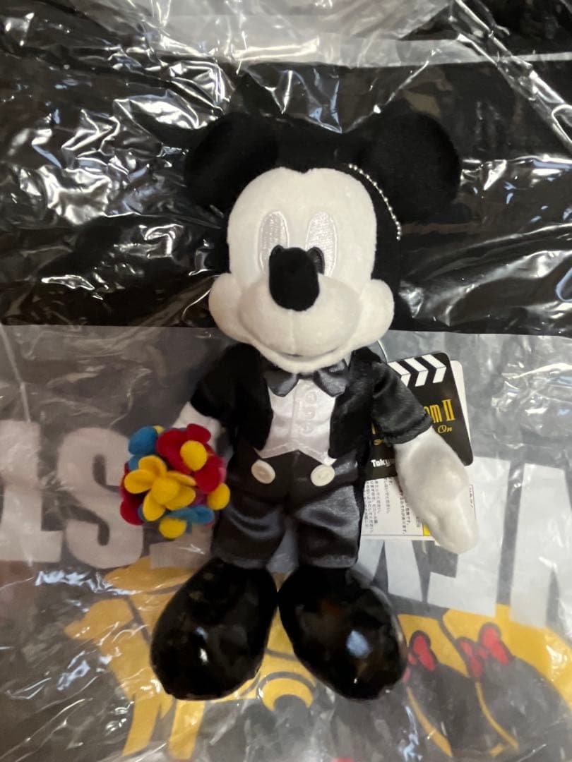 グッズ　ディズニー ぬいぐるみバッジ 新品 シー ミッキー ミニー　モノクロ