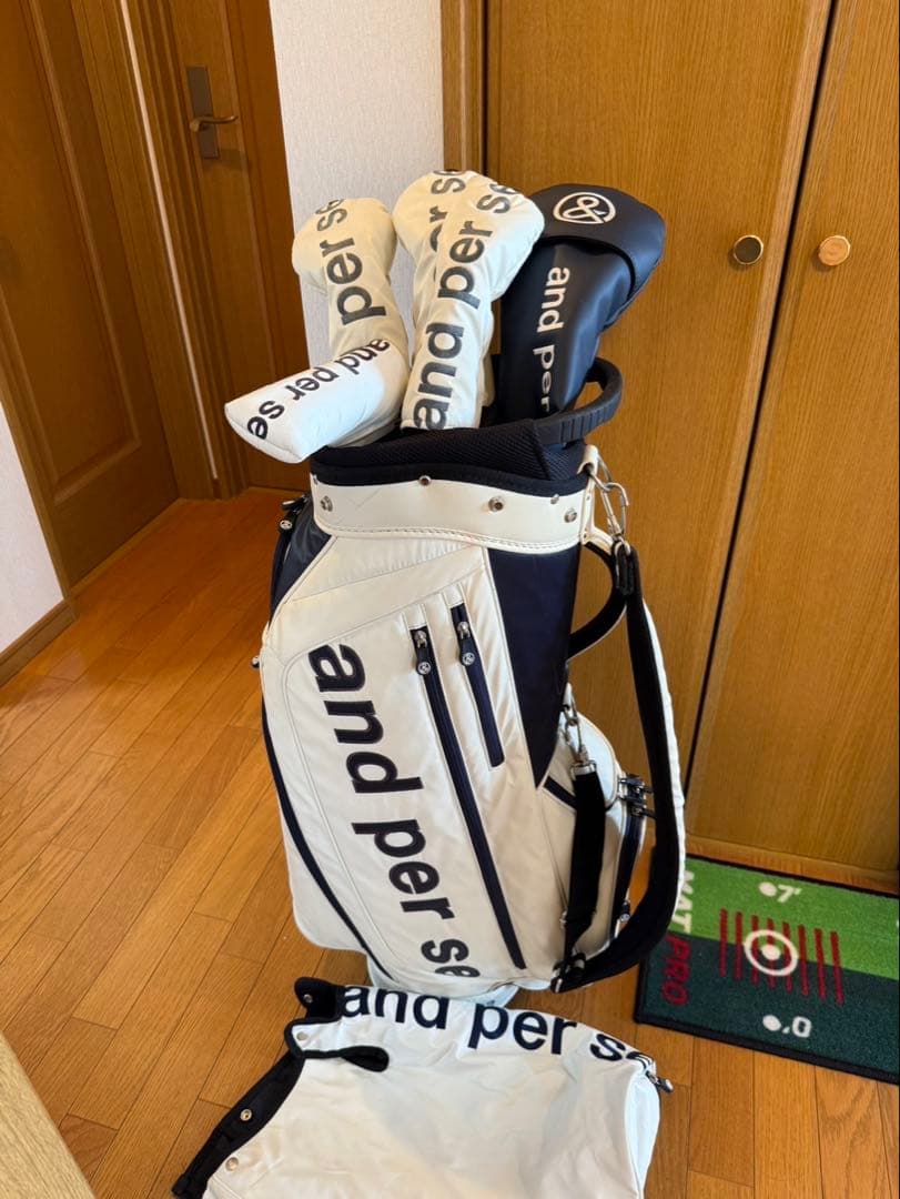 and per se キャディバッグ ホワイト・ネイビー