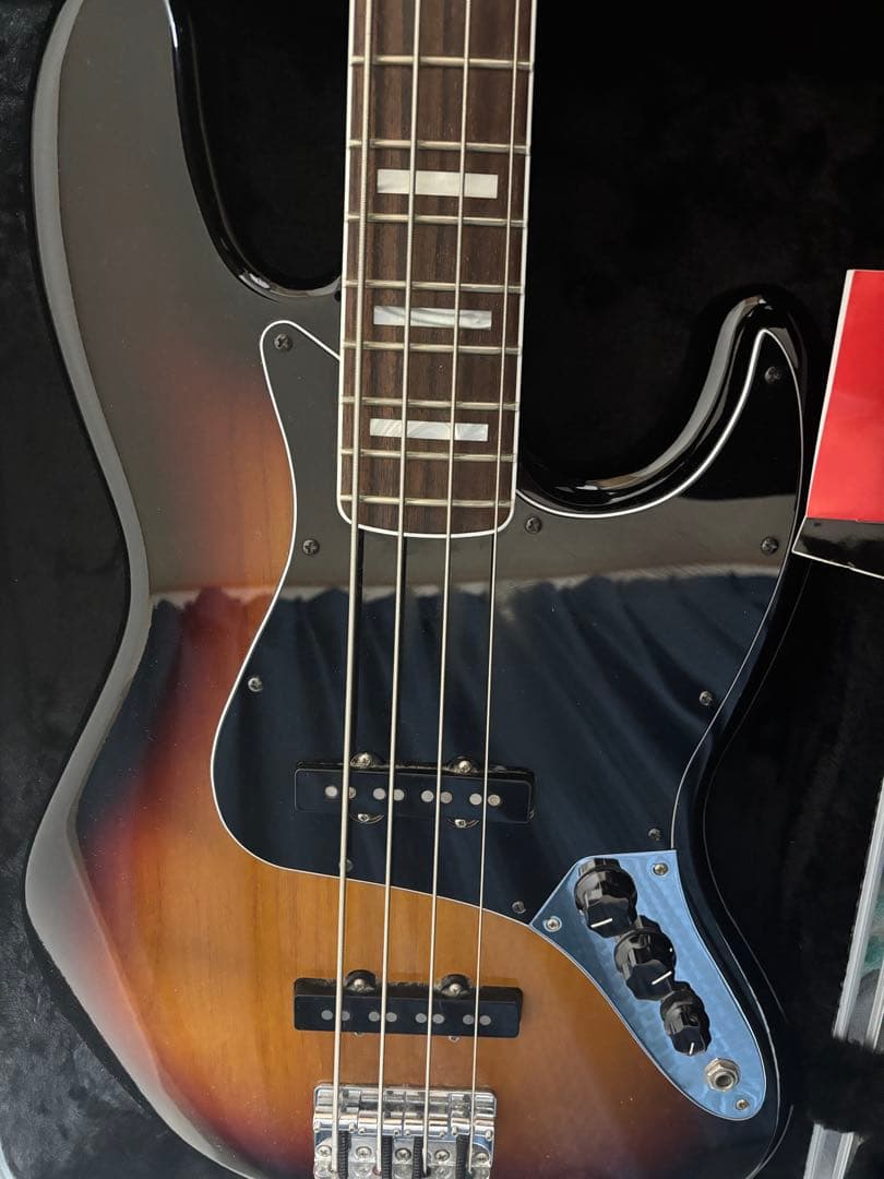 ベース Fender Vintera '70s Jazz Bass
