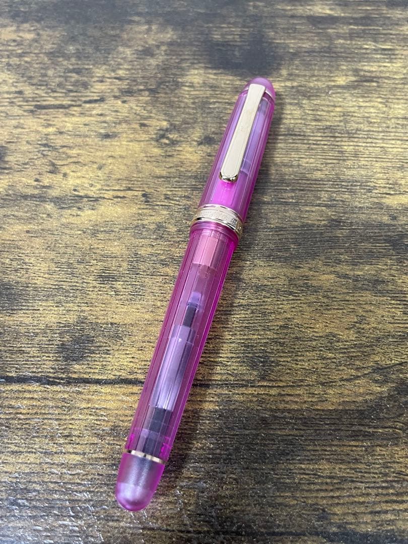 新品未使用　限定モデル　ニース　リラ　14金　字幅M プラチナ　万年筆　3776