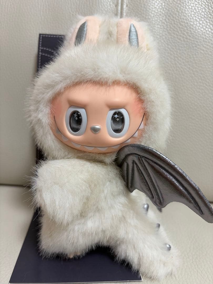 【白いと茶色】海外限定　ジモモ　JIMOMO ラブブ　labubu