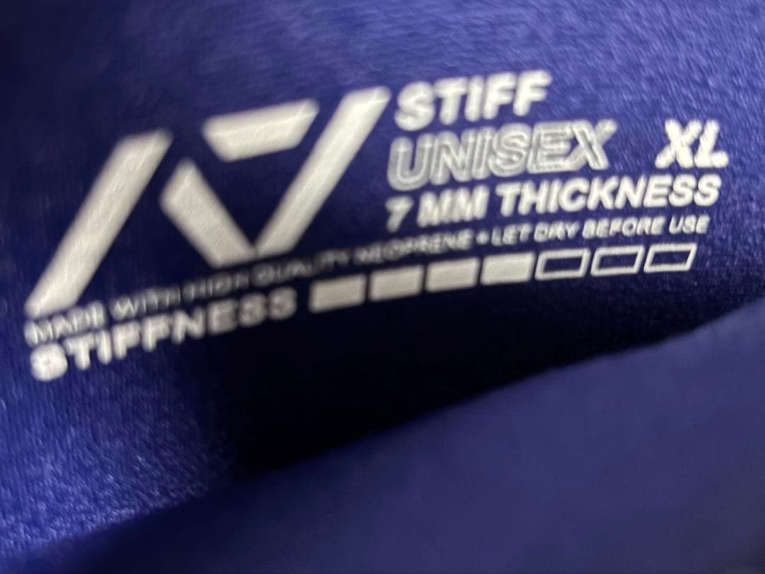 A7 ニースリーブ　STIFF XLサイズ