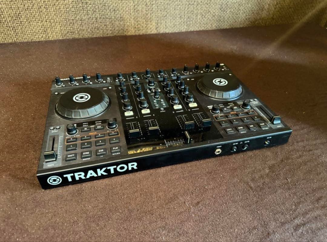 TRAKTOR KONTROL S4 DJコントローラー